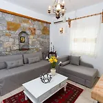 Pleiades Seaside Residences In Mani *