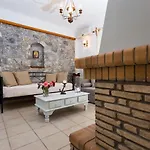 Pleiades Seaside Residences In Mani * آغيوس نيكولاوس