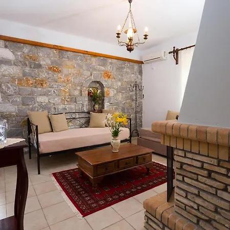 Pleiades Seaside Residences In Mani Willa *